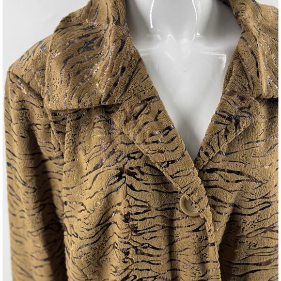 Erin Womens Faux Fur Jacket Coat Plus Size 3X Tiger Print Fuzzy Brown Button Up - Picture 2 of 7